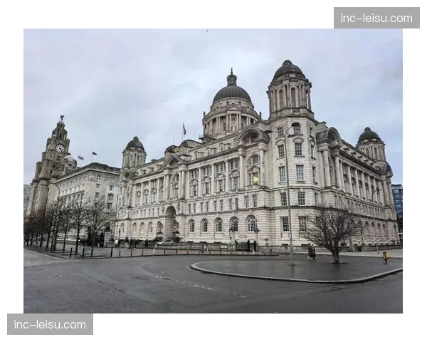 利物浦全场被动局面明显 中场控制力完全失势 利物浦全场被动局面明显 中场控制力完全失势